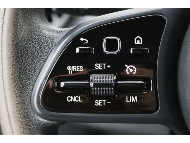 Mercedes-Benz Sprinter 214 2.2 CDI L1H1 2021 Diesel 32