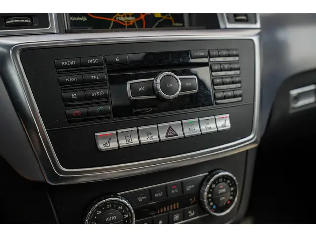 Mercedes-Benz M-Klasse 500 2013 Benzine 17