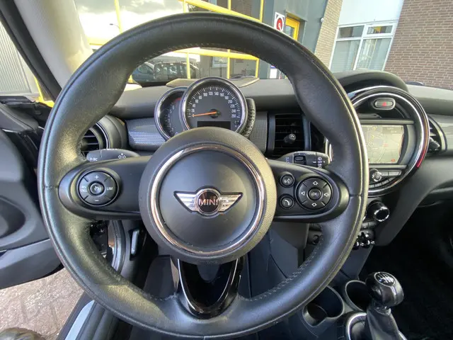 MINI Cooper Mini 1.5 Business 2015 Benzine 9