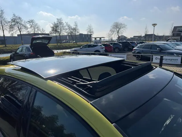 Volkswagen Golf 1.5 TSI eHybrid R-Line 2022 Benzine 6