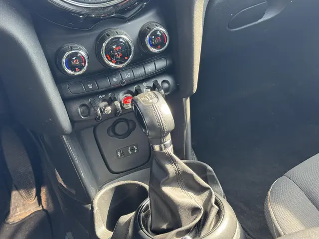 MINI Cooper Mini 1.5 Business 2016 Benzine 26