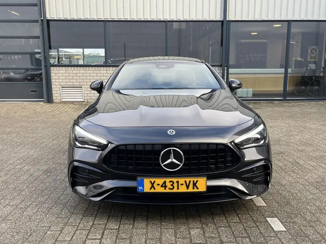 Mercedes-Benz CLE Coupé 200 AMG Line 2024 Benzine 57