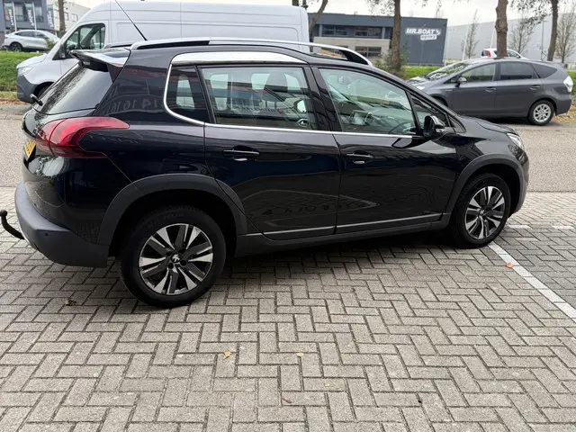 Peugeot 2008 1.2 PureTech Allure 2017 Benzine 13