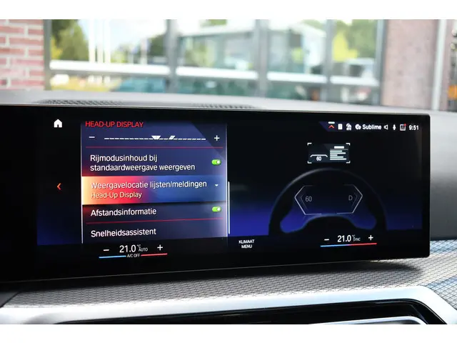 BMW 3 Serie Touring 330e M-Sport 2023 Hybride Benzine 66