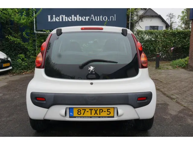 Peugeot 107 1.0 Access Accent / Airco / NAP / 2012 Benzine 5