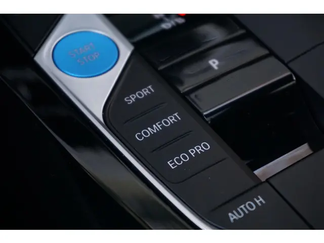 BMW iX3 80 kWh 2023 Elektrisch 18