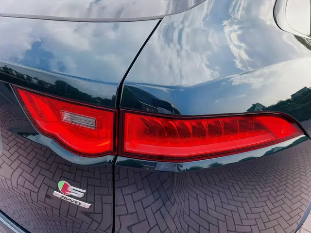Jaguar F-PACE 3.0 S First Edition AWD 2017 Benzine 22
