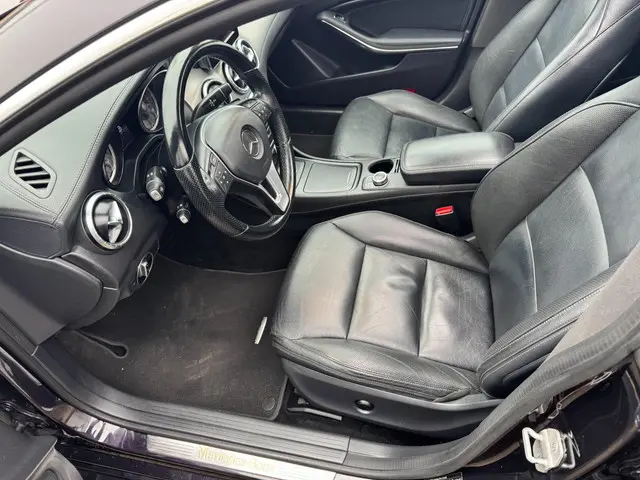 Mercedes-Benz CLA 200 Prestige PANO AUT!! 2013 Benzine 13