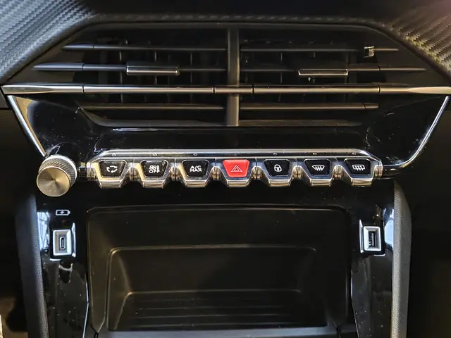 Peugeot 2008 1.2 PureTech Active 2022 Benzine 30