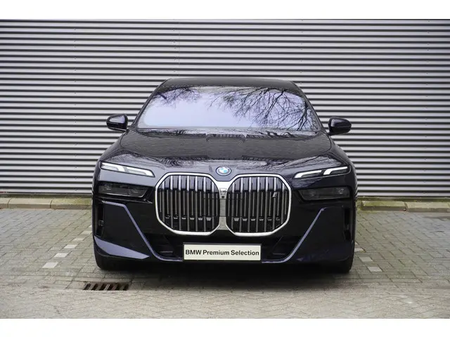 BMW i7 xDrive60 2025 Elektrisch 3