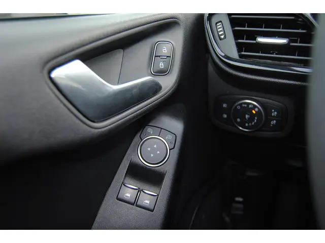 Ford Fiesta 1.1 Trend 2018 Benzine 13