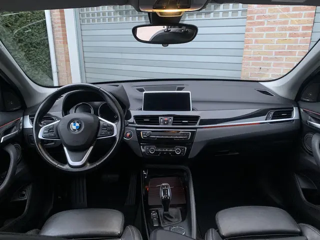BMW X1 sDrive20i Orange Edition II 2018 Benzine 16