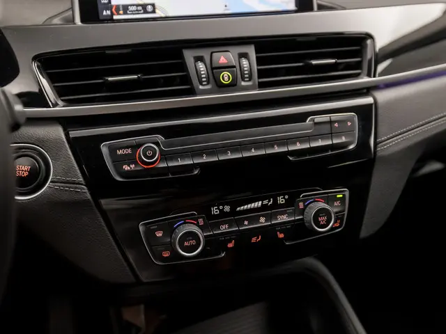 BMW X1 xDrive25e Sportline 2022 Hybride Benzine 9