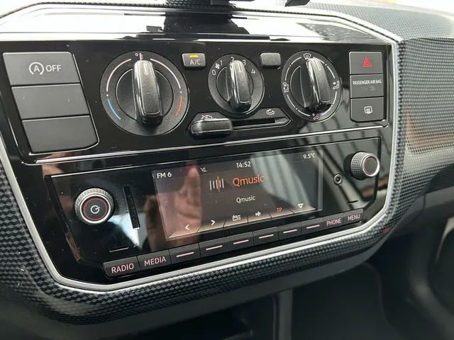 Volkswagen up! 1.0 BMT move up! 5-Drs Airco 2020 Benzine 10