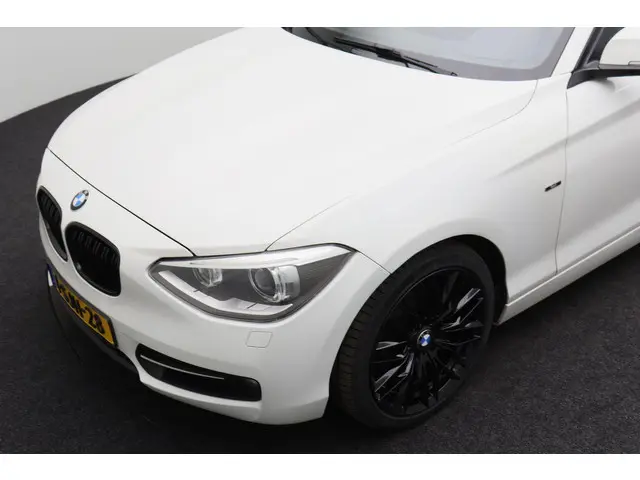 BMW 1 Serie 114i EDE Executive 2013 Benzine 21