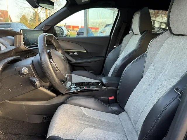 Peugeot e-2008 EV GT 50 kWh 2020 Elektrisch 11