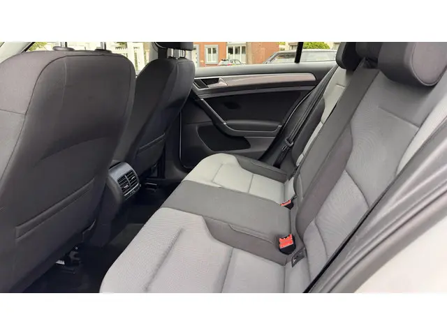 Volkswagen e-Golf e-Golf 2015 Elektrisch 10