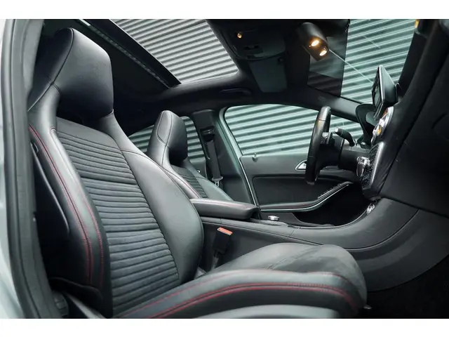 Mercedes-Benz A-Klasse 250 Sport 2014 Benzine 18