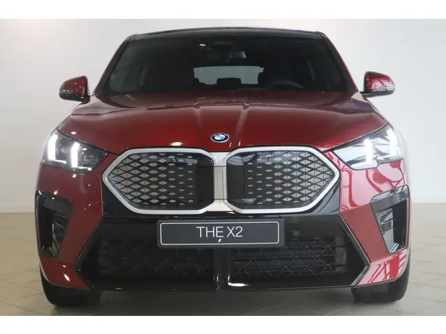 BMW iX2 xDrive30 2025 Elektrisch 4