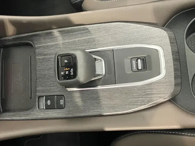 Nissan QASHQAI 1.3 MHEV Xtronic Tekna 2025 Benzine 10