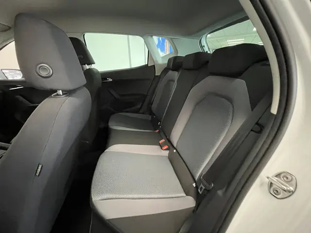 SEAT Arona 1.0 TSI Style Business Intense 2021 Benzine 8