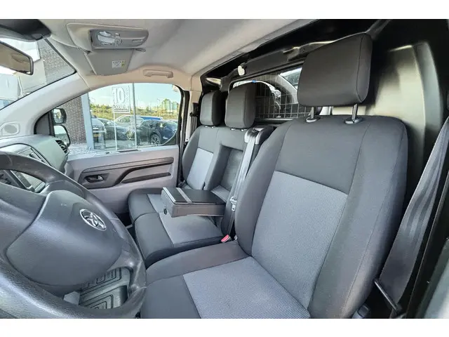 Toyota ProAce Worker 2.0 D-4D Live 2023 Diesel 11