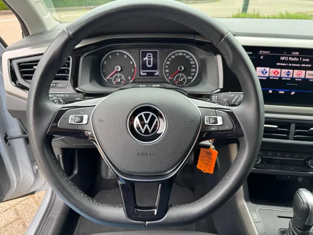 Volkswagen Polo 1.0 TSI Comfortline 2021 Benzine 17