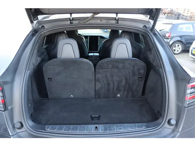 Tesla Model X 75D Base 6p. 2018 Elektrisch 19