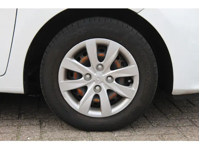 Hyundai i10 1.0i Comfort NAVI 2018 Benzine 31