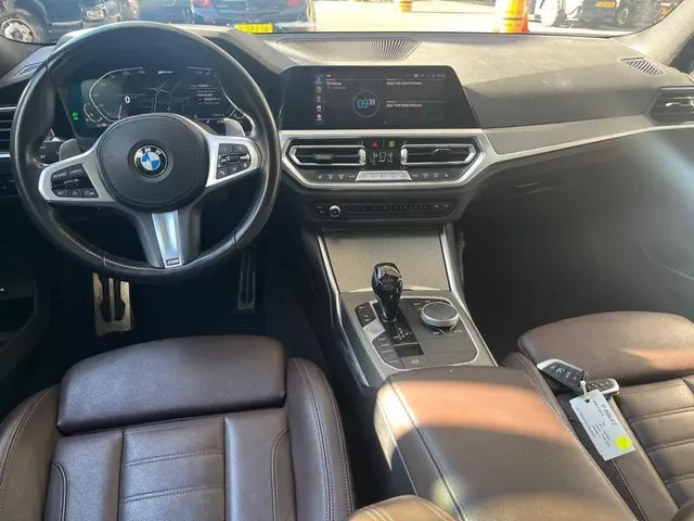 BMW 3 Serie 320e M-Sport 2022 Hybride Benzine 6