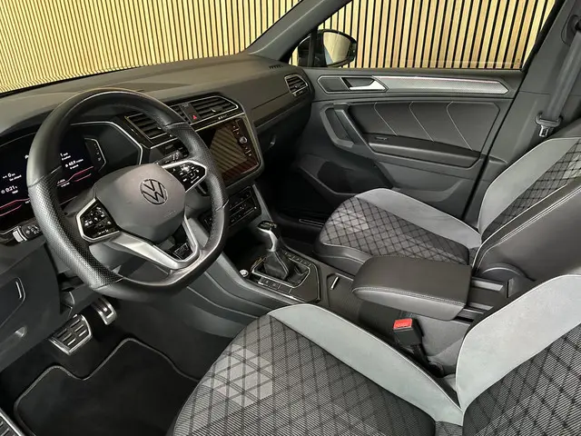 Volkswagen Tiguan 1.5 TSI Black Edition 2021 Benzine 23