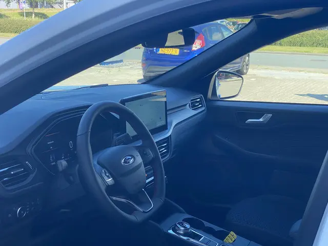 Ford Kuga 2.5 PHEV ST-Line 2026 Hybride Benzine 28