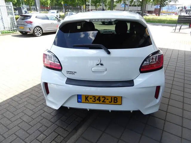 Mitsubishi Space Star 1.2 Active 2021 Benzine 9