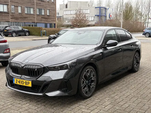 BMW i5 2