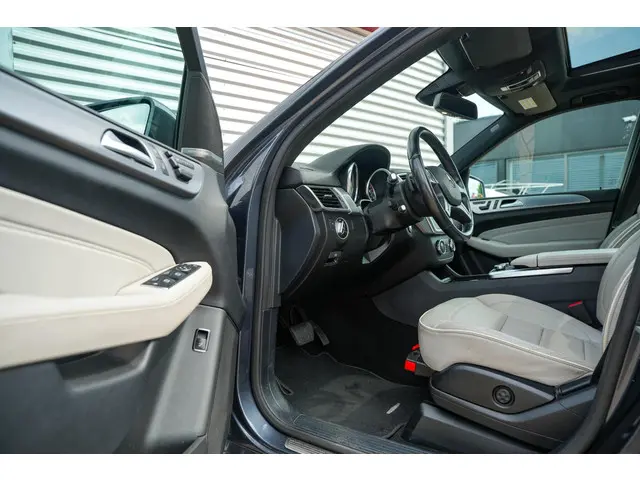 Mercedes-Benz M-Klasse 500 2013 Benzine 6