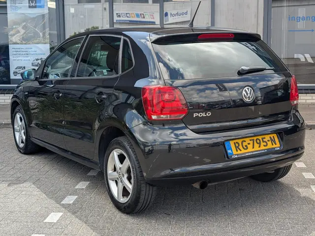 Volkswagen Polo 2