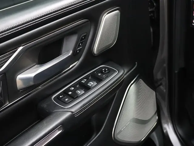 Dodge Ram 1500 5.7 V8 4x4 Crew Cab Limited 2020 Benzine 25