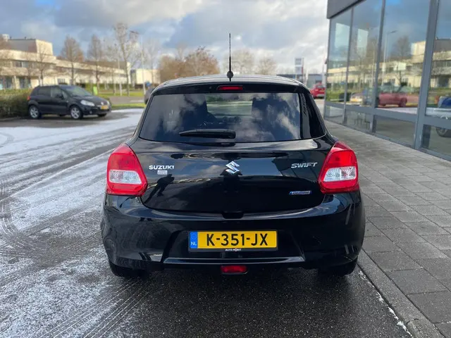 Suzuki Swift 1.2 Select Smart Hybrid 2021 Benzine 4