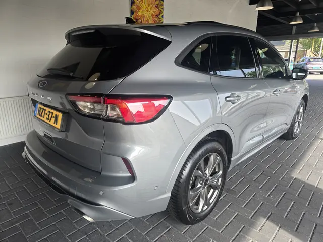 Ford Kuga 1.5 EcoBoost ST-Line 2023 Benzine 19