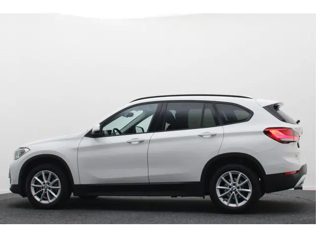 BMW X1 sDrive18i Executive Automaat 2020 Benzine 17