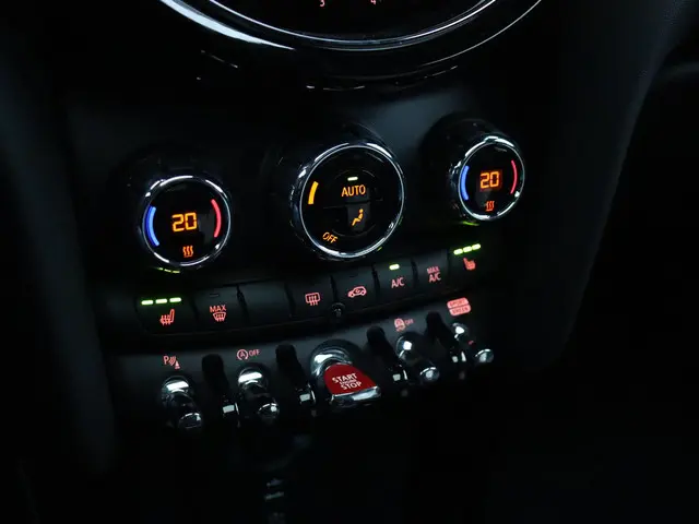 MINI 5-Deurs Cooper 2023 Benzine 19