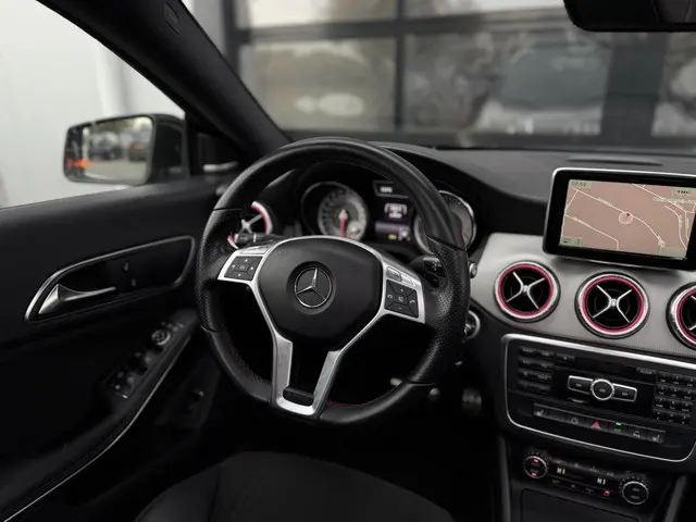 Mercedes-Benz CLA 250 Edition 1 2013 Benzine 14