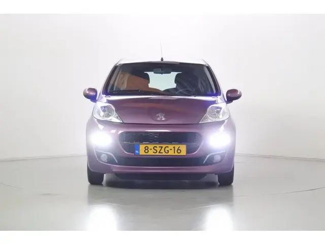 Peugeot 107 1.0 Automaat Active Premium 2014 Benzine 23