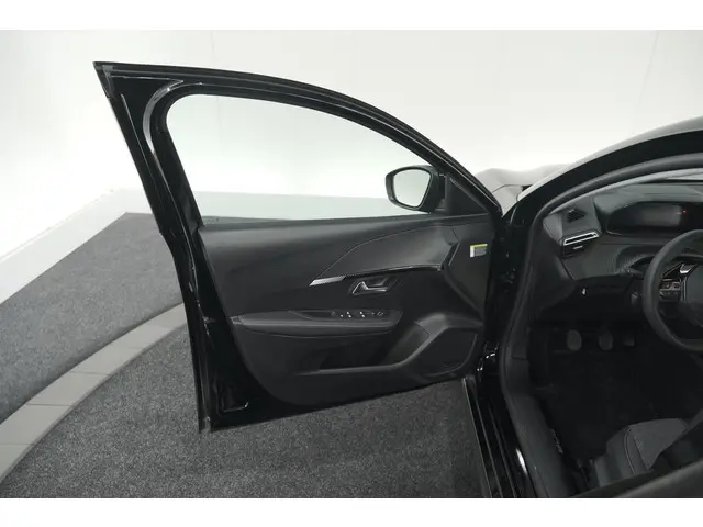 Peugeot 208 PureTech 100 Allure 2024 Benzine 65