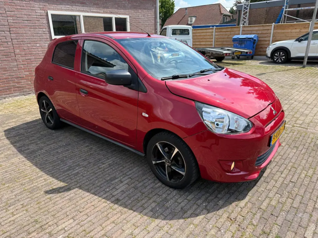 Mitsubishi Space Star 3