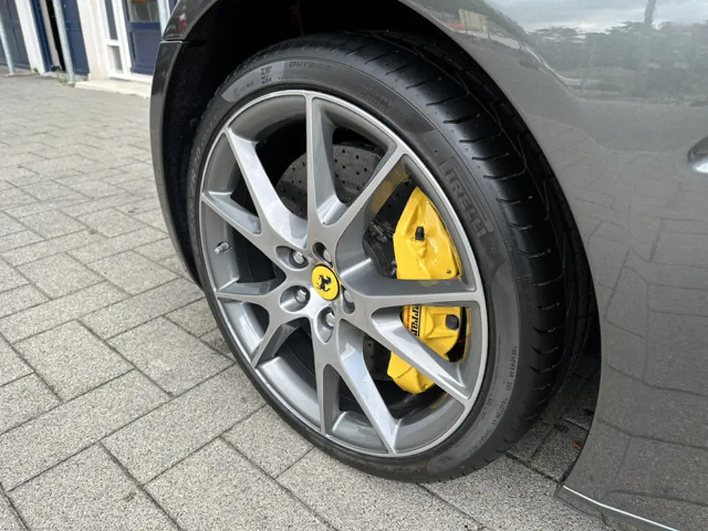 Ferrari California 2