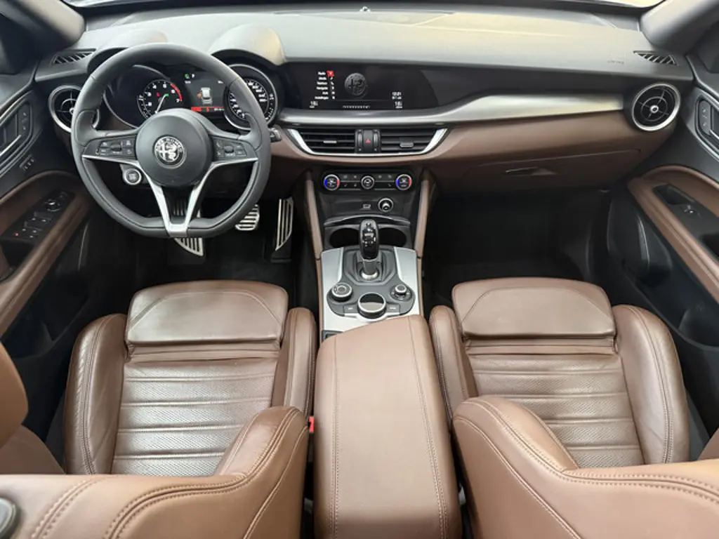 Alfa Romeo Stelvio 2