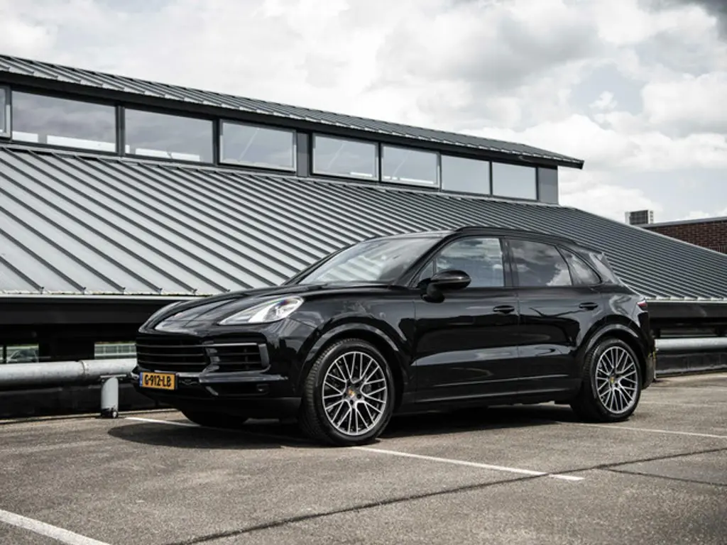 Porsche Cayenne 2