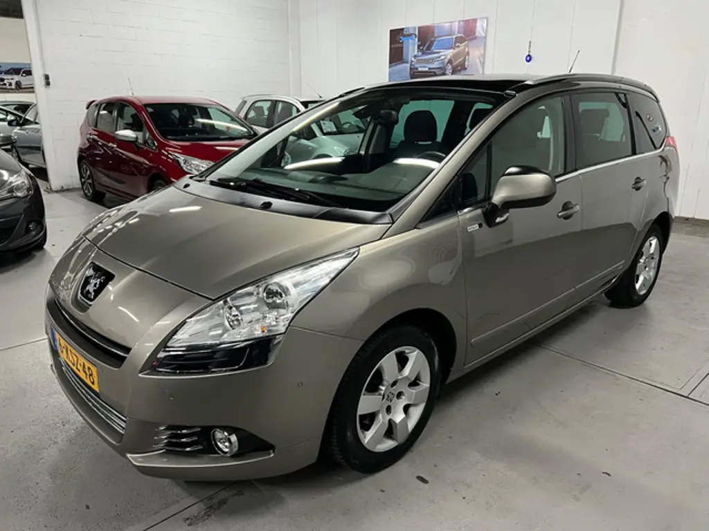 Peugeot 5008 2