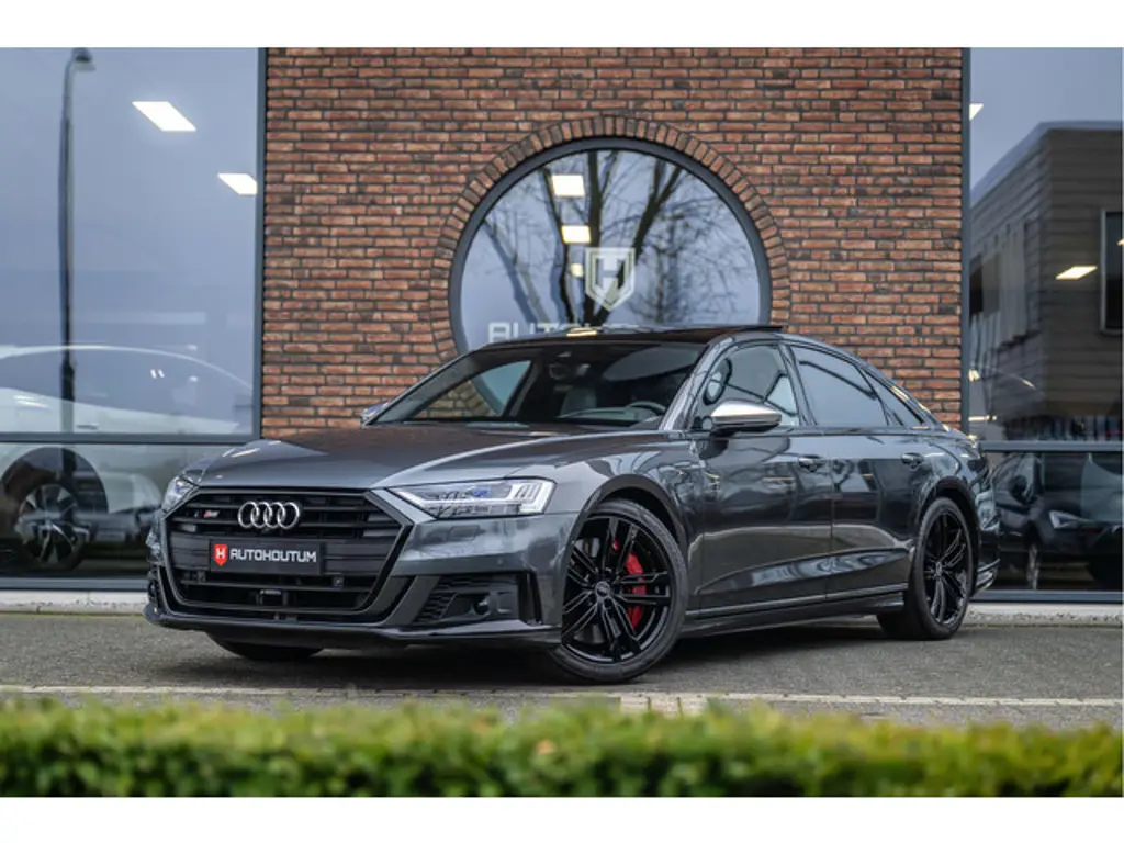 Audi S8 2